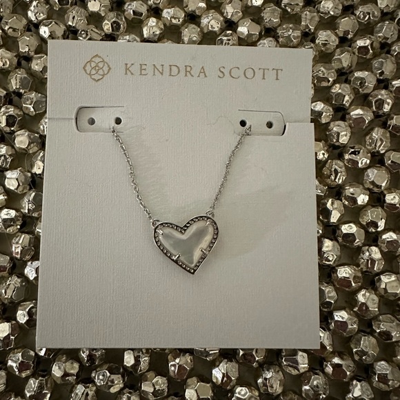 Kendra Scott Jewelry Nwt Kendra Scott Heart Necklace Poshmark